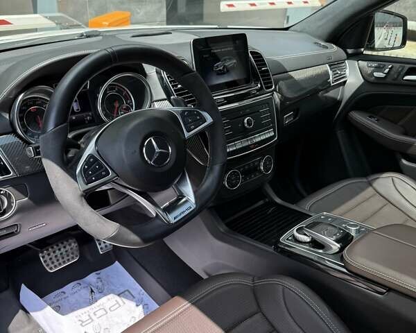 Белый Мерседес GLE-Class Coupe, объемом двигателя 5.46 л и пробегом 99 тыс. км за 65000 $, фото 48 на Automoto.ua