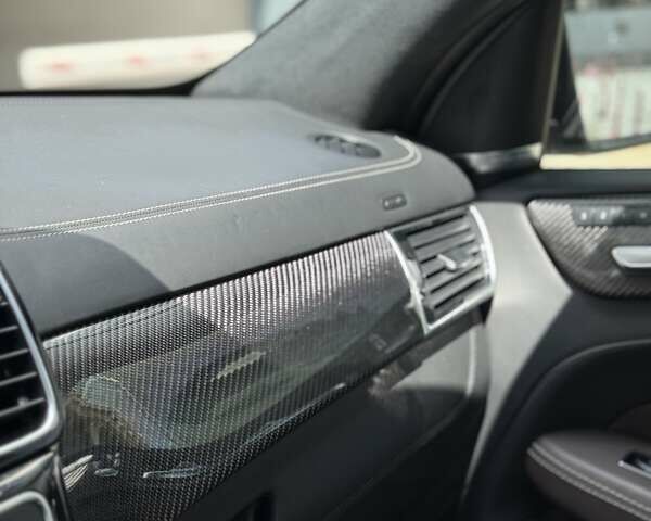 Белый Мерседес GLE-Class Coupe, объемом двигателя 5.46 л и пробегом 99 тыс. км за 65000 $, фото 45 на Automoto.ua