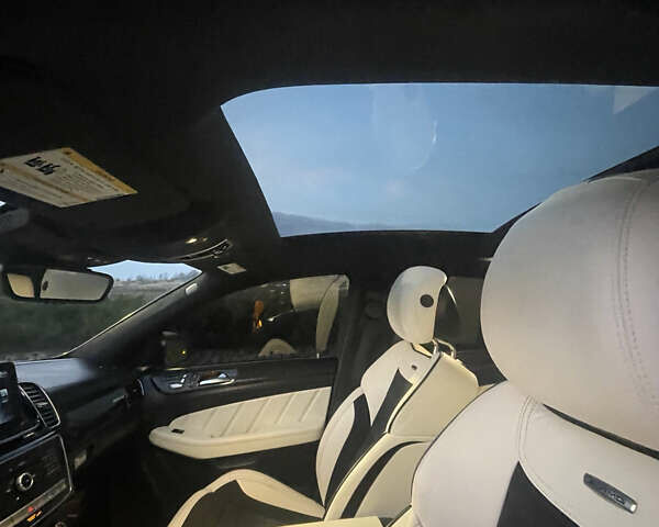 Белый Мерседес GLE-Class Coupe, объемом двигателя 5.5 л и пробегом 45 тыс. км за 77000 $, фото 7 на Automoto.ua