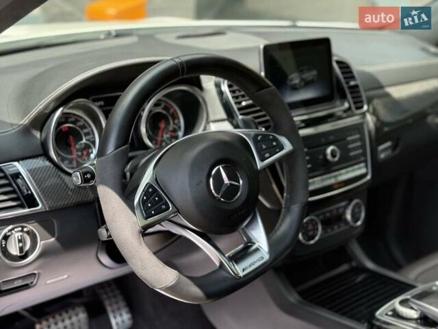 Белый Мерседес GLE-Class Coupe, объемом двигателя 5.46 л и пробегом 99 тыс. км за 65000 $, фото 47 на Automoto.ua