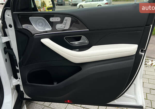 Белый Мерседес GLE-Class Coupe, объемом двигателя 2.93 л и пробегом 90 тыс. км за 77500 $, фото 54 на Automoto.ua