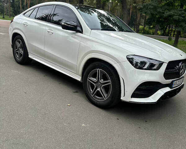 Белый Мерседес GLE-Class Coupe, объемом двигателя 2.93 л и пробегом 97 тыс. км за 76000 $, фото 2 на Automoto.ua