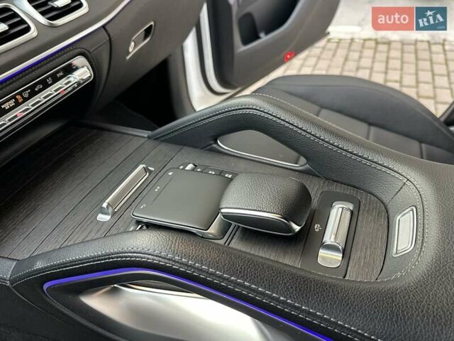 Белый Мерседес GLE-Class Coupe, объемом двигателя 2.93 л и пробегом 35 тыс. км за 83700 $, фото 47 на Automoto.ua