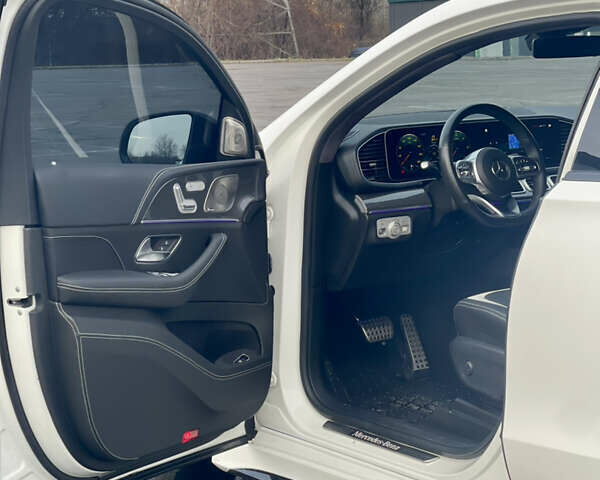 Білий Мерседес GLE-Class Coupe, об'ємом двигуна 1.95 л та пробігом 60 тис. км за 77000 $, фото 26 на Automoto.ua