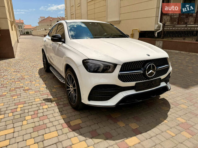Белый Мерседес GLE-Class Coupe, объемом двигателя 0 л и пробегом 54 тыс. км за 83500 $, фото 6 на Automoto.ua