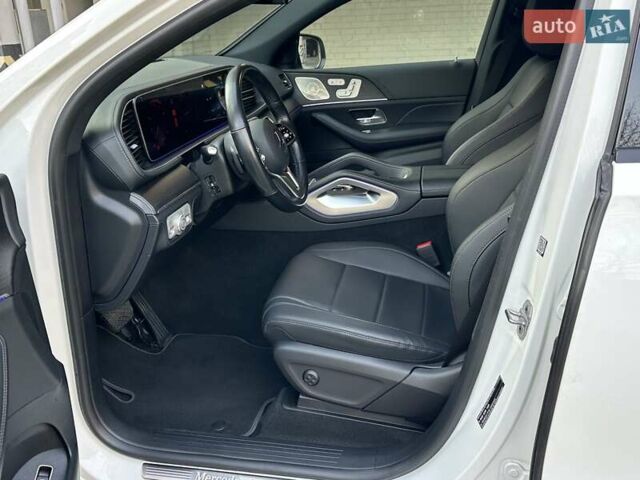 Белый Мерседес GLE-Class Coupe, объемом двигателя 2.93 л и пробегом 35 тыс. км за 83700 $, фото 36 на Automoto.ua