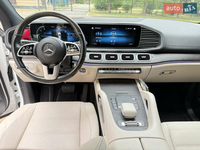 Белый Мерседес GLE-Class Coupe, объемом двигателя 0 л и пробегом 54 тыс. км за 83500 $, фото 12 на Automoto.ua