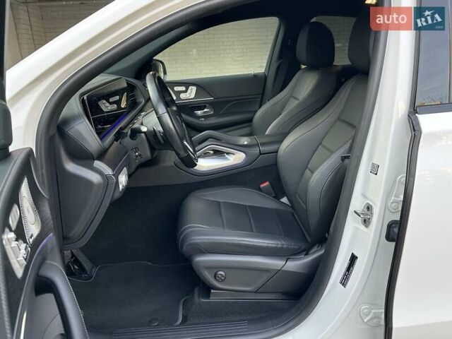 Белый Мерседес GLE-Class Coupe, объемом двигателя 2.93 л и пробегом 35 тыс. км за 83700 $, фото 37 на Automoto.ua