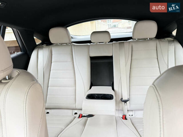 Белый Мерседес GLE-Class Coupe, объемом двигателя 0 л и пробегом 54 тыс. км за 83500 $, фото 14 на Automoto.ua
