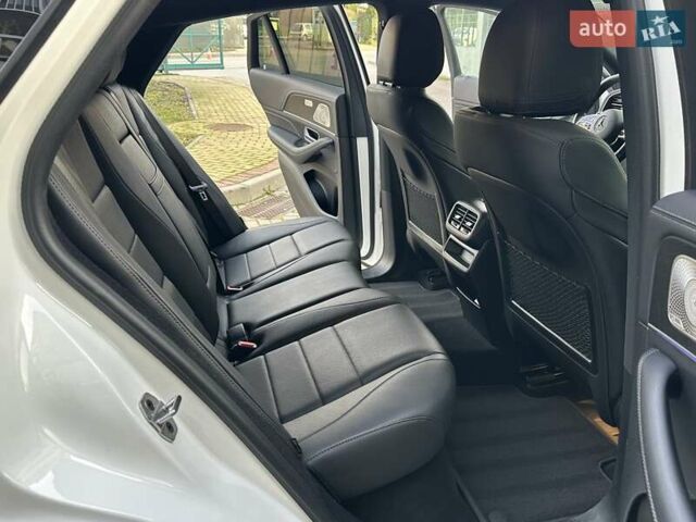 Белый Мерседес GLE-Class Coupe, объемом двигателя 2.93 л и пробегом 35 тыс. км за 83700 $, фото 40 на Automoto.ua