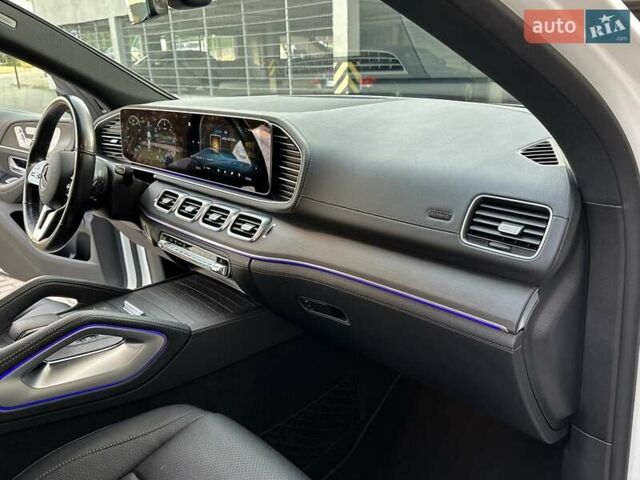 Белый Мерседес GLE-Class Coupe, объемом двигателя 2.93 л и пробегом 35 тыс. км за 83700 $, фото 43 на Automoto.ua