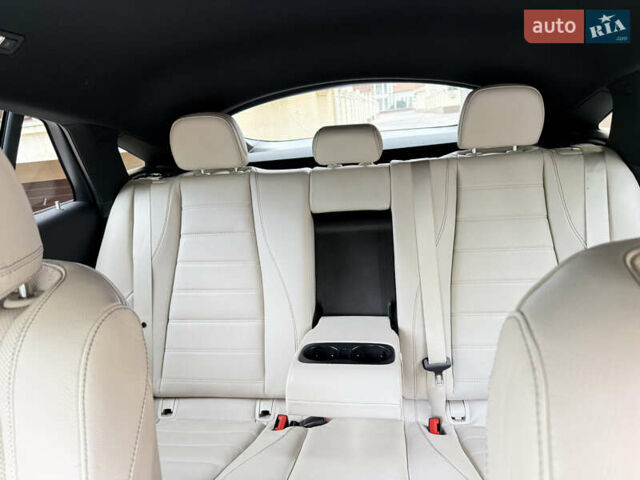 Белый Мерседес GLE-Class Coupe, объемом двигателя 0 л и пробегом 54 тыс. км за 83500 $, фото 15 на Automoto.ua