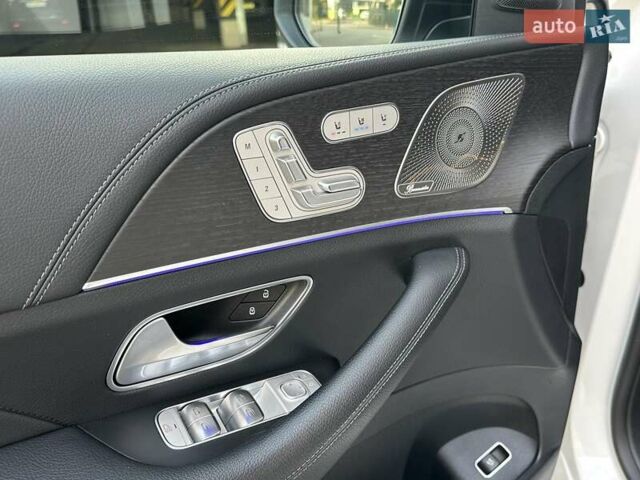 Белый Мерседес GLE-Class Coupe, объемом двигателя 2.93 л и пробегом 35 тыс. км за 83700 $, фото 38 на Automoto.ua