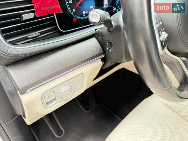 Белый Мерседес GLE-Class Coupe, объемом двигателя 0 л и пробегом 54 тыс. км за 83500 $, фото 18 на Automoto.ua