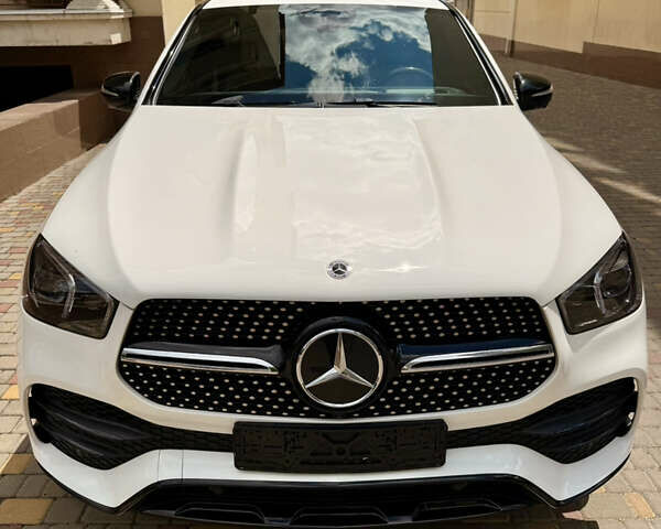 Белый Мерседес GLE-Class Coupe, объемом двигателя 0 л и пробегом 54 тыс. км за 83500 $, фото 5 на Automoto.ua