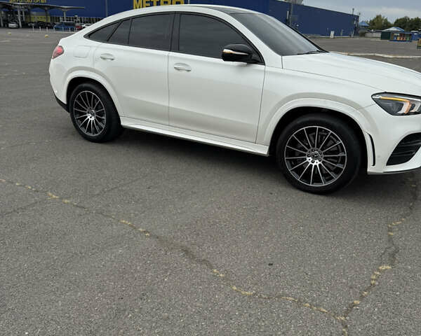 Белый Мерседес GLE-Class Coupe, объемом двигателя 2 л и пробегом 49 тыс. км за 87500 $, фото 7 на Automoto.ua