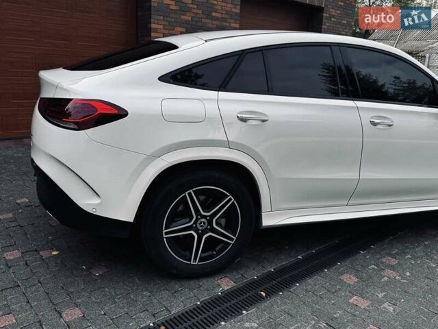 Белый Мерседес GLE-Class Coupe, объемом двигателя 1.95 л и пробегом 29 тыс. км за 90500 $, фото 3 на Automoto.ua