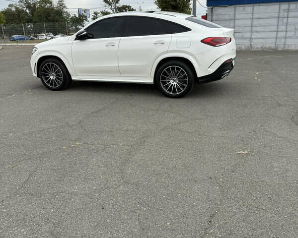 Белый Мерседес GLE-Class Coupe, объемом двигателя 2 л и пробегом 49 тыс. км за 87500 $, фото 25 на Automoto.ua