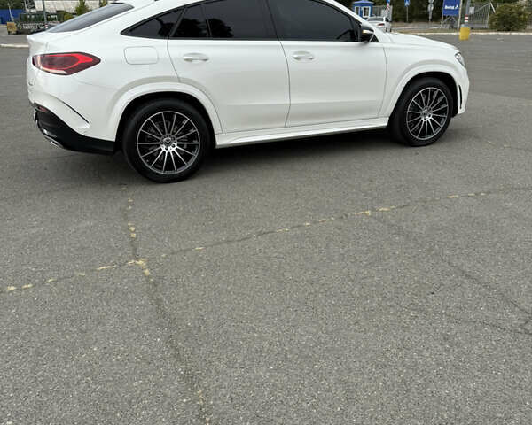 Белый Мерседес GLE-Class Coupe, объемом двигателя 2 л и пробегом 49 тыс. км за 87500 $, фото 9 на Automoto.ua