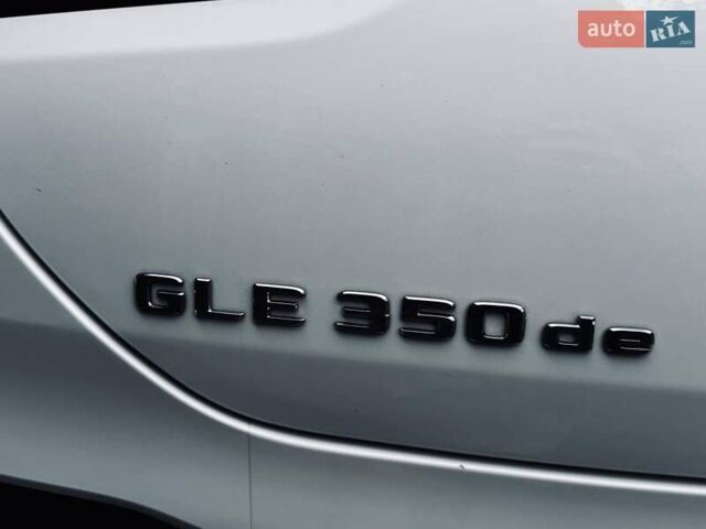 Белый Мерседес GLE-Class Coupe, объемом двигателя 1.95 л и пробегом 29 тыс. км за 90500 $, фото 9 на Automoto.ua