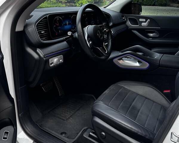 Белый Мерседес GLE-Class Coupe, объемом двигателя 1.95 л и пробегом 29 тыс. км за 90500 $, фото 25 на Automoto.ua