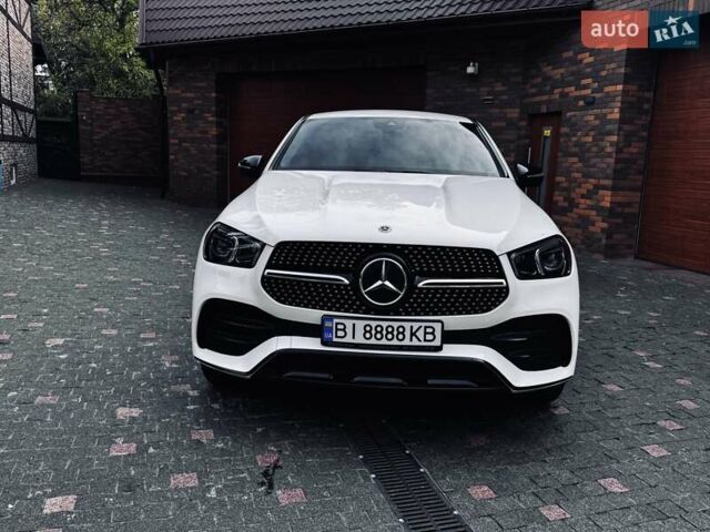 Белый Мерседес GLE-Class Coupe, объемом двигателя 1.95 л и пробегом 29 тыс. км за 90500 $, фото 19 на Automoto.ua