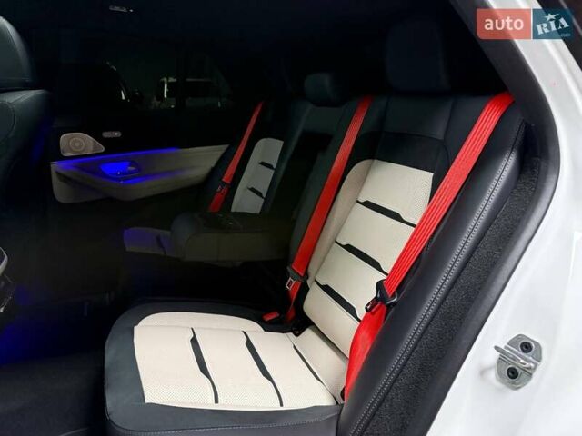 Белый Мерседес GLE-Class Coupe, объемом двигателя 3 л и пробегом 10 тыс. км за 127500 $, фото 68 на Automoto.ua