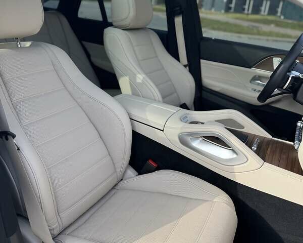 Белый Мерседес GLE-Class Coupe, объемом двигателя 2 л и пробегом 47 тыс. км за 111000 $, фото 4 на Automoto.ua