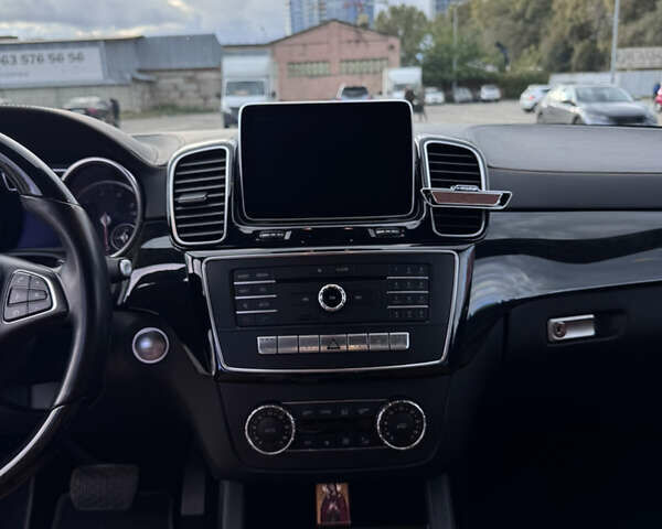 Черный Мерседес GLE-Class Coupe, объемом двигателя 3 л и пробегом 99 тыс. км за 41500 $, фото 17 на Automoto.ua