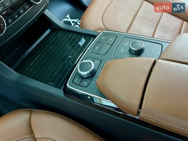 Черный Мерседес GLE-Class Coupe, объемом двигателя 3 л и пробегом 130 тыс. км за 40900 $, фото 59 на Automoto.ua