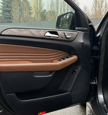 Черный Мерседес GLE-Class Coupe, объемом двигателя 3 л и пробегом 238 тыс. км за 32000 $, фото 7 на Automoto.ua