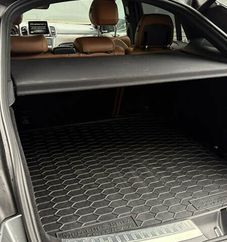 Черный Мерседес GLE-Class Coupe, объемом двигателя 3 л и пробегом 238 тыс. км за 32000 $, фото 4 на Automoto.ua