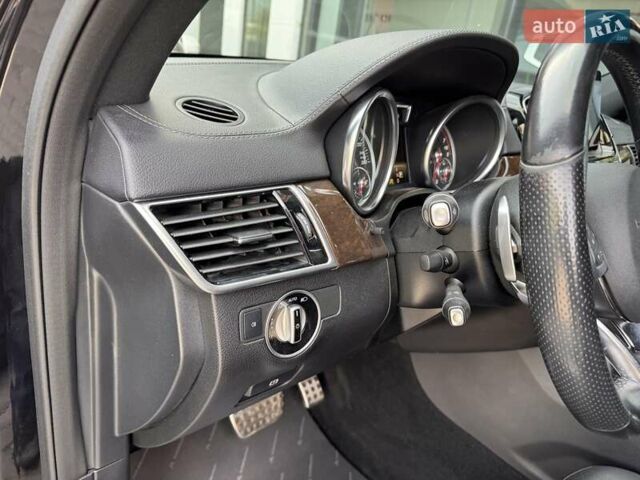 Чорний Мерседес GLE-Class Coupe, об'ємом двигуна 3 л та пробігом 135 тис. км за 42900 $, фото 9 на Automoto.ua