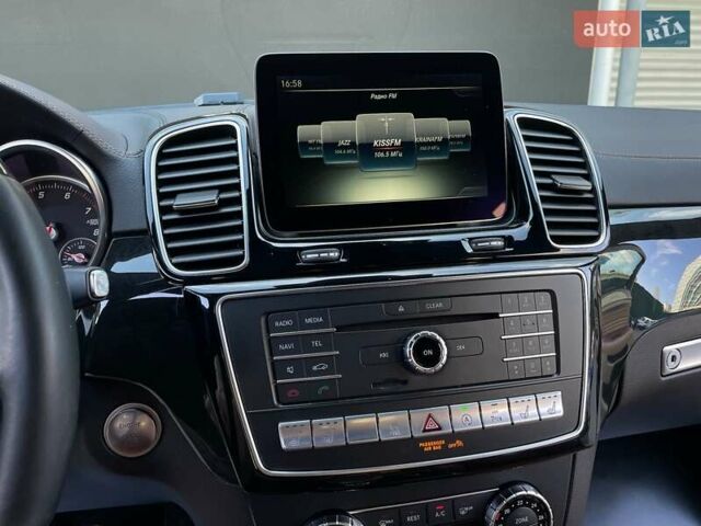 Черный Мерседес GLE-Class Coupe, объемом двигателя 3 л и пробегом 130 тыс. км за 40900 $, фото 54 на Automoto.ua