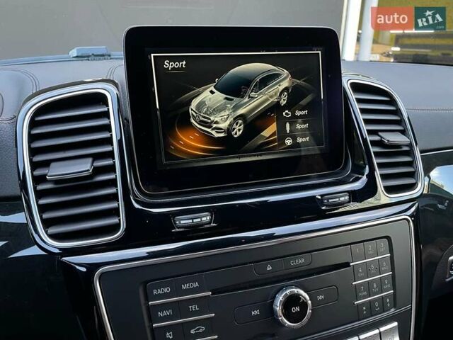 Черный Мерседес GLE-Class Coupe, объемом двигателя 3 л и пробегом 130 тыс. км за 40900 $, фото 74 на Automoto.ua