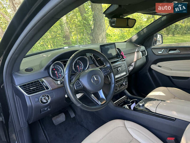 Чорний Мерседес GLE-Class Coupe, об'ємом двигуна 3 л та пробігом 65 тис. км за 46700 $, фото 9 на Automoto.ua