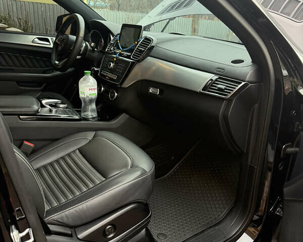 Черный Мерседес GLE-Class Coupe, объемом двигателя 2.99 л и пробегом 171 тыс. км за 45500 $, фото 43 на Automoto.ua