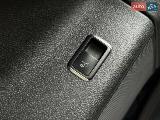 Мерседес GLE-Class Coupe 2017 у Дрогобичі на Automoto.ua Чорний Мерседес GLE-Class Coupe, об'ємом двигуна 3 л та пробігом 96 тис. км за 47999 $, фото 116 на Automoto.ua
