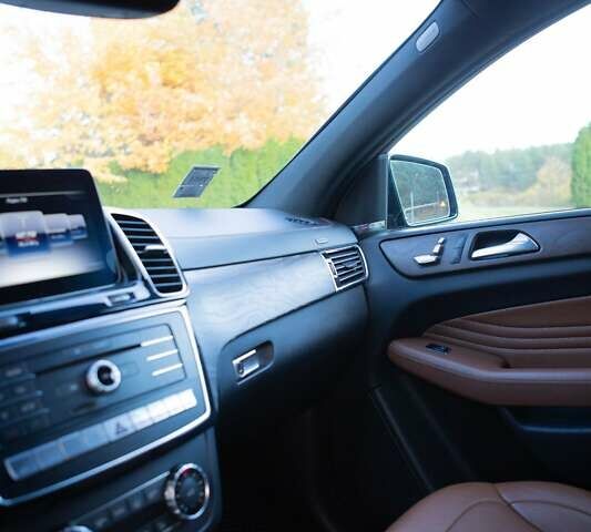 Черный Мерседес GLE-Class Coupe, объемом двигателя 3 л и пробегом 137 тыс. км за 47777 $, фото 20 на Automoto.ua