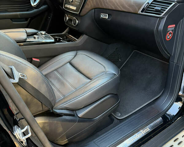 Чорний Мерседес GLE-Class Coupe, об'ємом двигуна 3 л та пробігом 108 тис. км за 45500 $, фото 12 на Automoto.ua