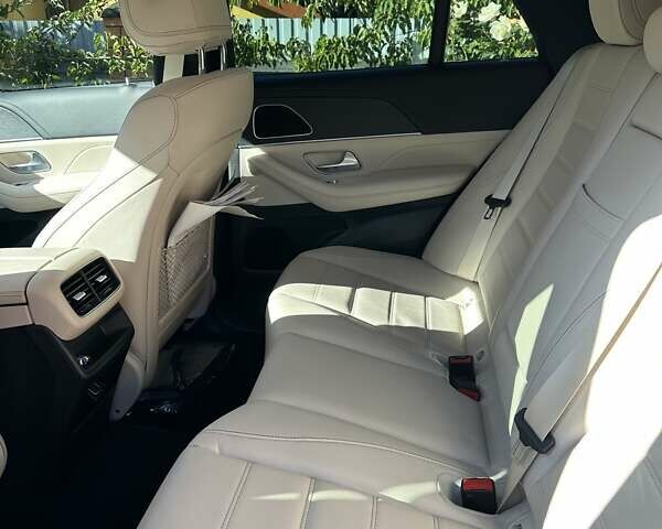 Чорний Мерседес GLE-Class Coupe, об'ємом двигуна 1.99 л та пробігом 47 тис. км за 85000 $, фото 3 на Automoto.ua