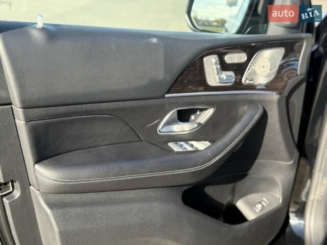 Черный Мерседес GLE-Class Coupe, объемом двигателя 1.95 л и пробегом 115 тыс. км за 79000 $, фото 29 на Automoto.ua