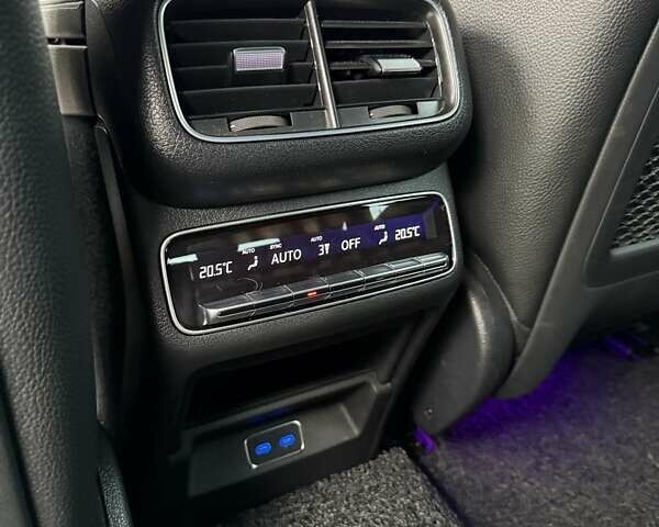 Чорний Мерседес GLE-Class Coupe, об'ємом двигуна 2.99 л та пробігом 60 тис. км за 95500 $, фото 11 на Automoto.ua