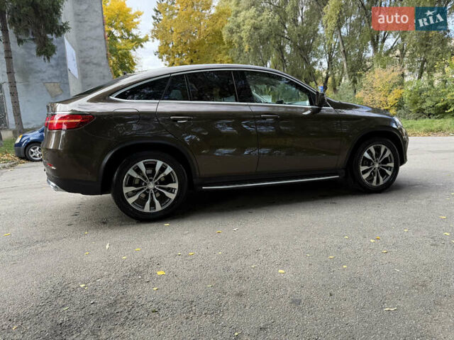 Коричневый Мерседес GLE-Class Coupe, объемом двигателя 2.99 л и пробегом 213 тыс. км за 36900 $, фото 14 на Automoto.ua
