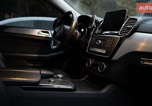 Мерседес GLE-Class Coupe 2016 у Києві на Automoto.ua Коричневий Мерседес GLE-Class Coupe, об'ємом двигуна 3 л та пробігом 200 тис. км за 36000 $, фото 1 на Automoto.ua