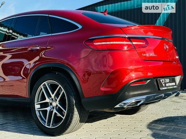 Красный Мерседес GLE-Class Coupe, объемом двигателя 2.99 л и пробегом 168 тыс. км за 38500 $, фото 69 на Automoto.ua
