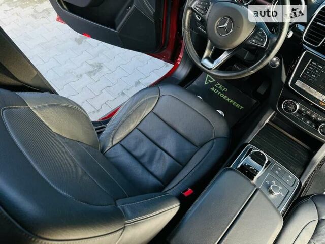 Красный Мерседес GLE-Class Coupe, объемом двигателя 2.99 л и пробегом 168 тыс. км за 38500 $, фото 92 на Automoto.ua