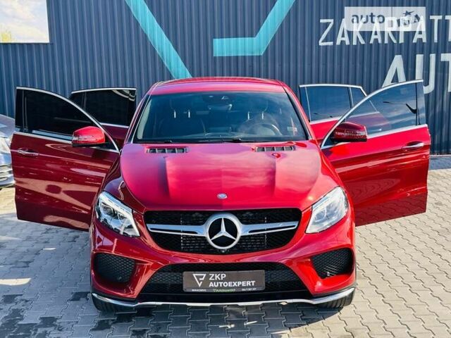 Красный Мерседес GLE-Class Coupe, объемом двигателя 2.99 л и пробегом 168 тыс. км за 38500 $, фото 40 на Automoto.ua