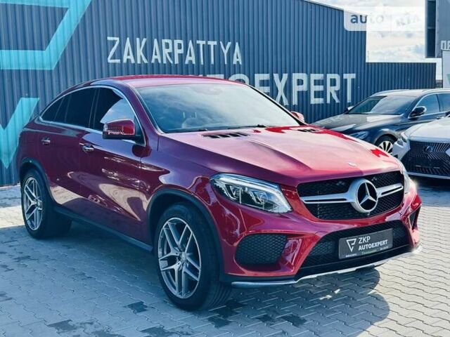 Красный Мерседес GLE-Class Coupe, объемом двигателя 2.99 л и пробегом 168 тыс. км за 38500 $, фото 35 на Automoto.ua