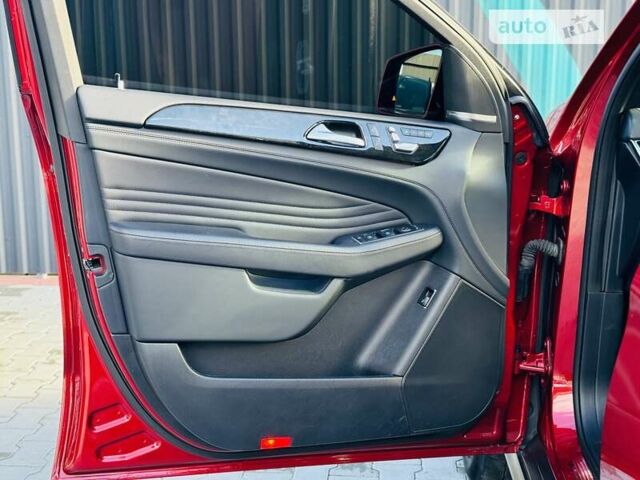 Красный Мерседес GLE-Class Coupe, объемом двигателя 2.99 л и пробегом 168 тыс. км за 38500 $, фото 72 на Automoto.ua